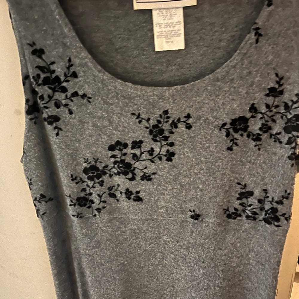 Jessica Howard slightly worn size 14 gray dress with black flowers on top.
